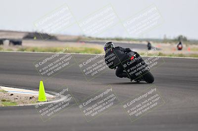 media/Apr-18-2025-TrackDaz (Fri) [[45f5874c44]]/C Group/Session 2 (Turn 10)/